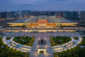 南京南站站前广场案例解析：超大客流量区域的地下雨水调蓄与防涝设计