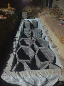 场地受限怎么做雨水收集？硅砂模块拼装方案破解地下狭小空间施工难题
